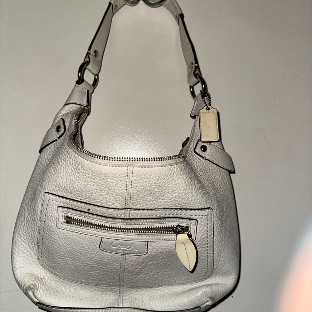Coach White Hobo Bag with Leather Finish